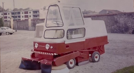 The first compact street sweeper from Mathieu.