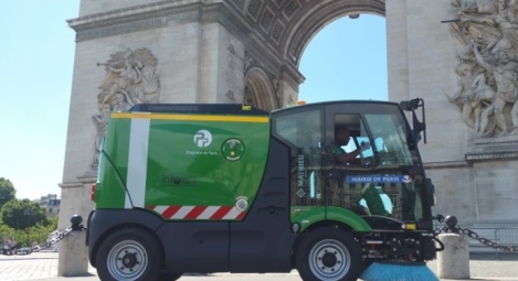 Mathieu MC210 sweeper working on the streets of Paris.